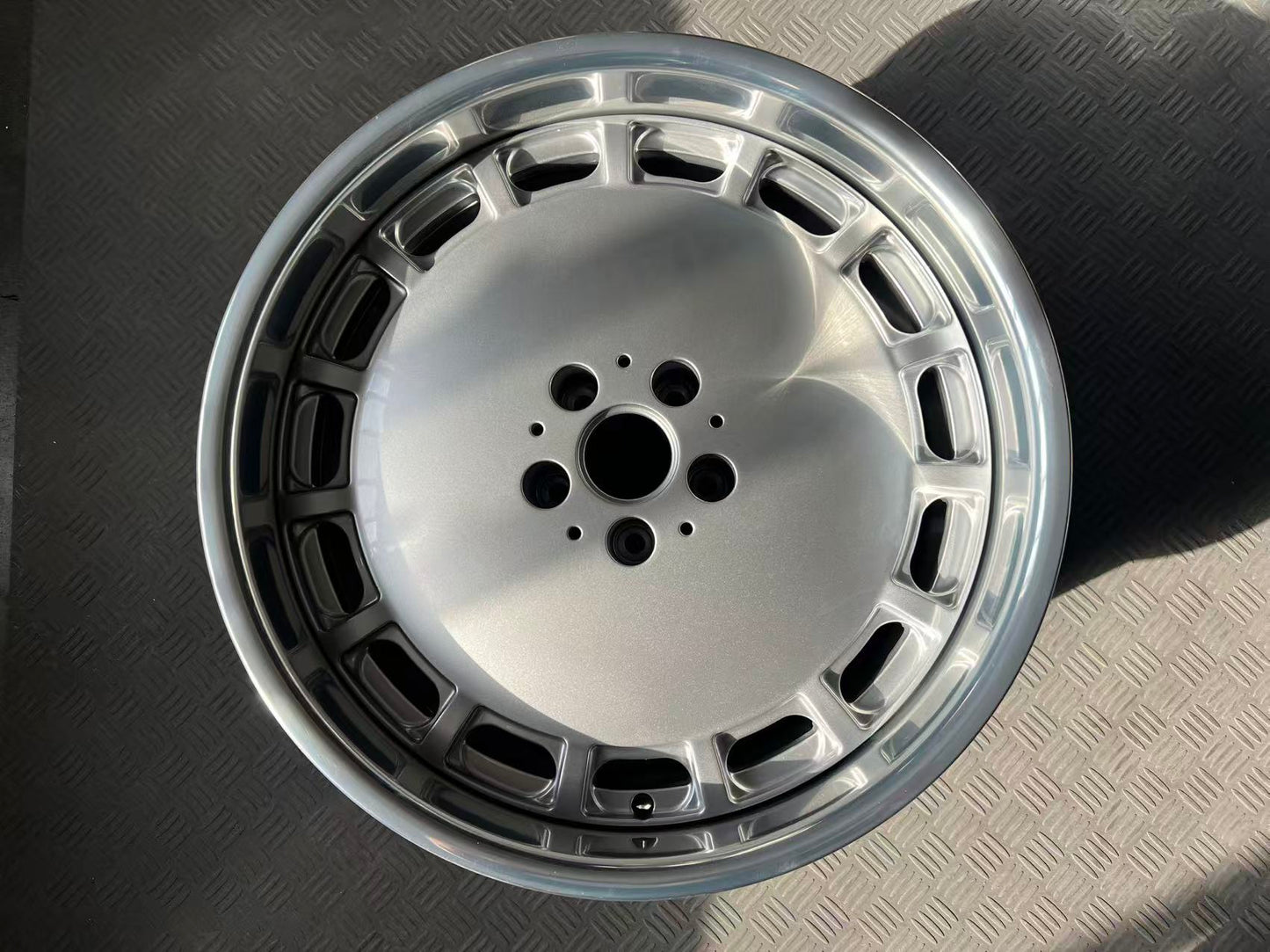 Original Merc 380 SEC 2 piece with polished barrel Forgia Forged Wheel