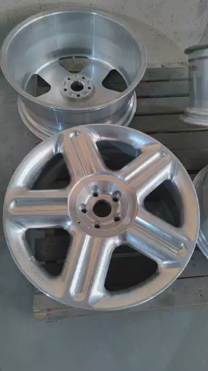 momo Hilux Momo style Old school refresher (Price Per Rim